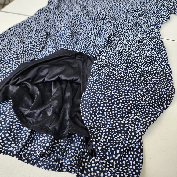 Express Womens Black Blue White Pebble Sheath Dress Ruffled Puff Sleeves Size L - Picture 13 of 15